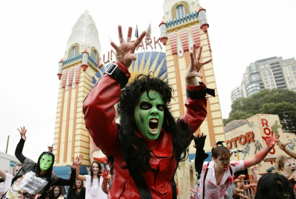 Zombies Perform Thriller Dance At 'Thrill The World 2010' In Sydney