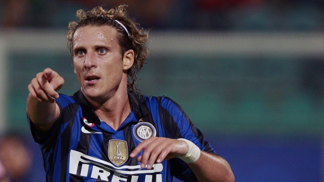 Inter Milan's coach Forlan reacts during the Serie A soccer match against Palermo in Palermo