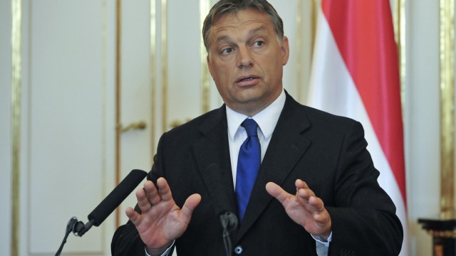 Ungarns Schuldentrick: Ein Leben ohne Schulden: So lautet das jüngste Projekt von Victor Orbán. Für seine Wähler will der ungarische Premier die Schuldenbremse ziehen.