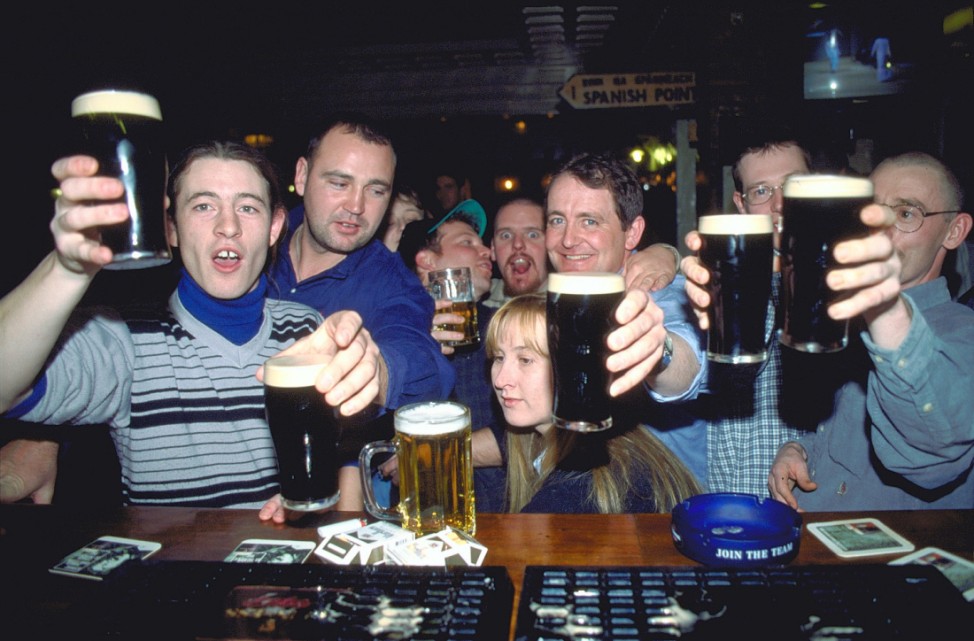 Gäste in dem Irischen Pub "Günther Murphy's Irish Tavern"