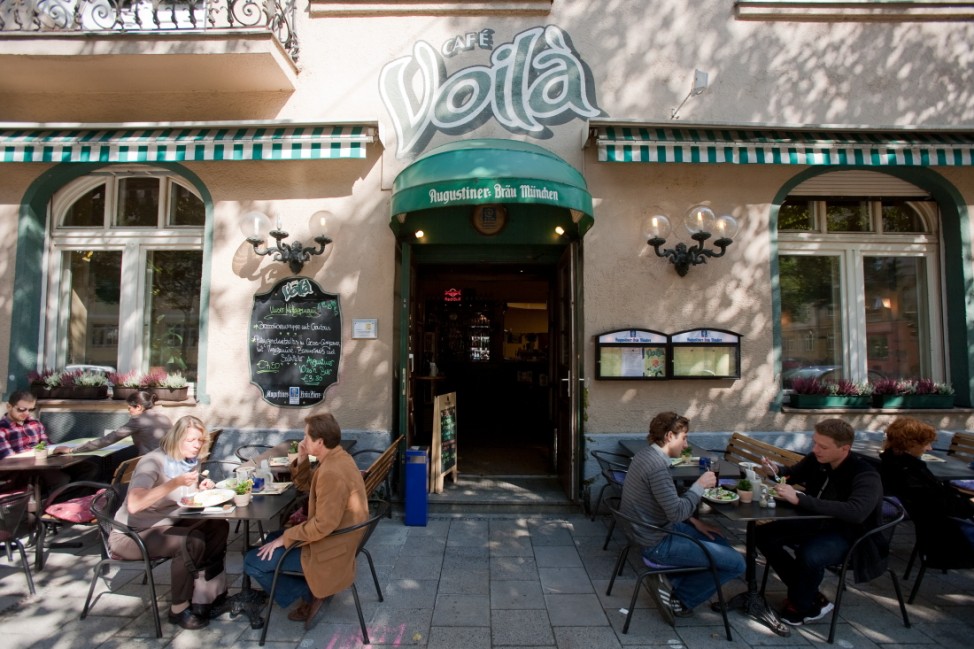 Cafe Voil, Lokale Größe