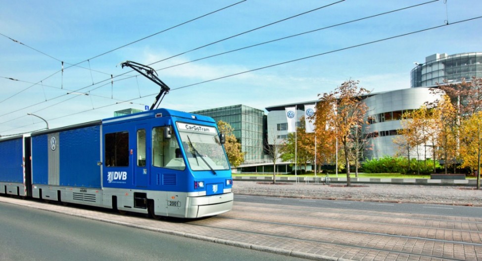 Gläserne Manufaktur in Dresden: CarGo-Tram Fracht-Straßenbahn