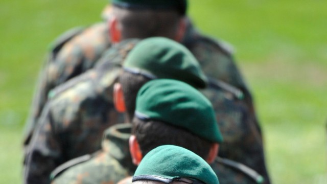 De Maiziere will ueber Eckpunkte der Bundeswehrreform beraten