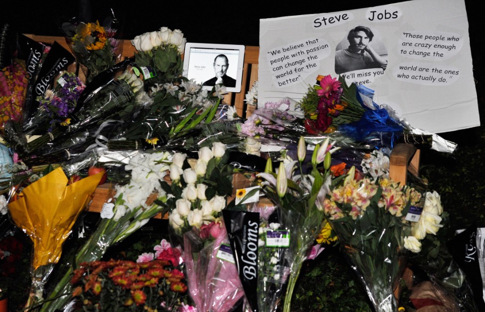 Americans Mourn Passing Of Apple Co-Founder Steve Jobs