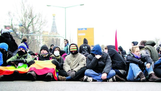 Dresden zum 19. Februar 2011 - Blockade Antifa
