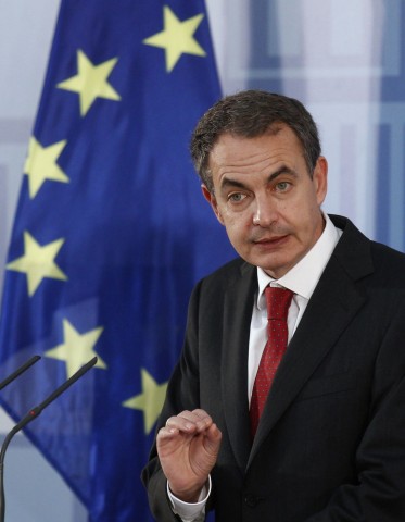 Spanish PM Zapatero delivers a speech during a meeting in Madrid