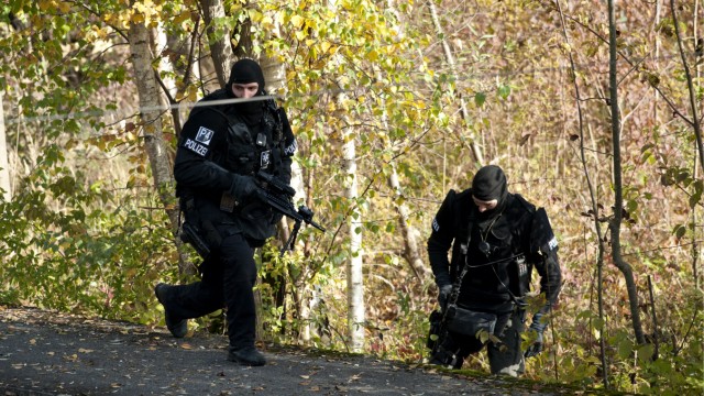 Polizist bei Verfolgungsfahrt in Augsburg getoetet