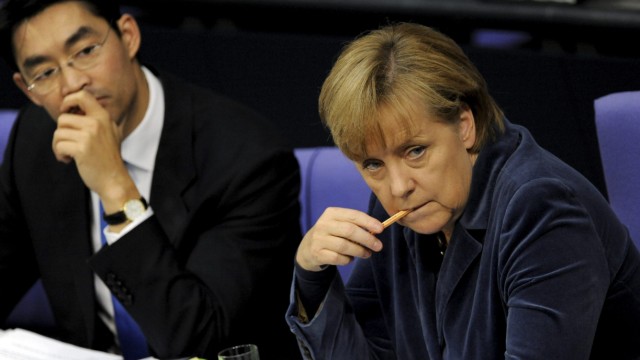 Bundeskanzlerin Angela Merkel (CDU) mit Vizekanzler Philipp Rösler (FDP) Euro-Rettung Griechenland