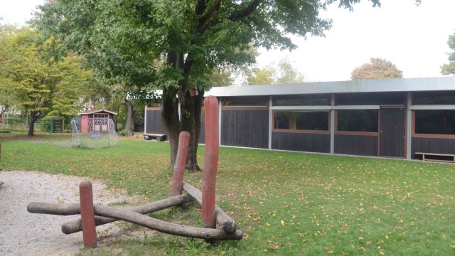 Dachau: Um den Kindergarten Mariä Himmelfahrt gibt es Streit: Auf der Grünfläche soll ein Erweiterungsbau entstehen.