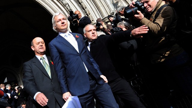 Julian Assange loses extradition appeal