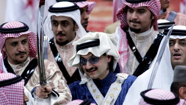 Vorwurf der Vergewaltigung: Großinvestor Prinz Al Walid bin Talal (in Blau) ist ein Enkel des verstorbenen Gründers der Saud-Dynastie.