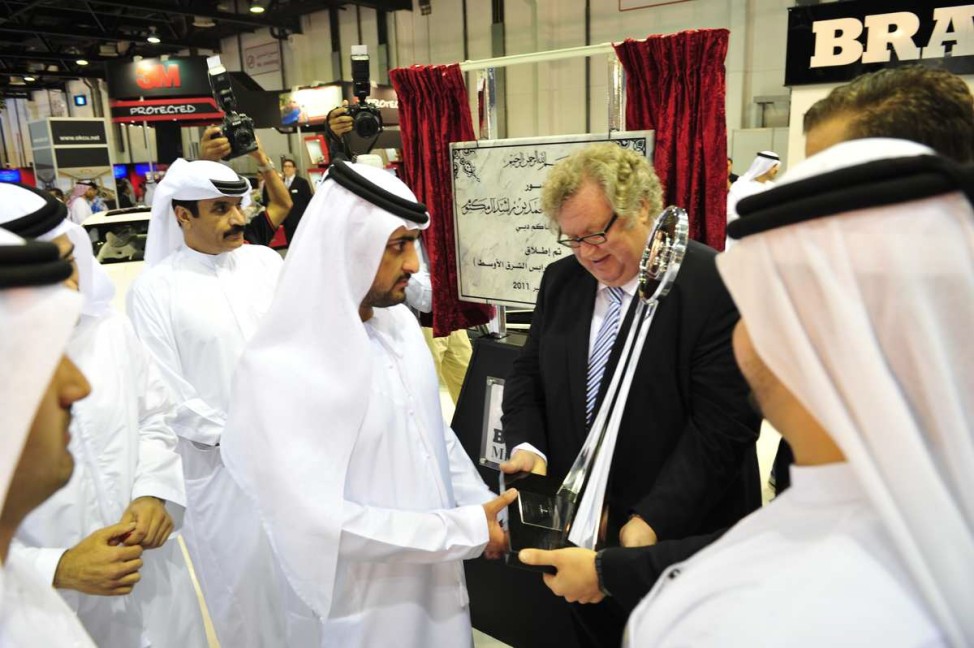 Dubai Motor Show Sheikh Maktoum bin Mohammed bin Rashid Al Maktoum mit Bodo Buschmann