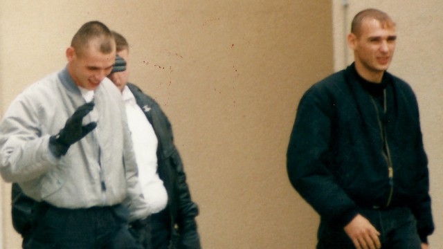 Rechter Terror: Neonazis sollen Politiker-Morde erwogen haben; Neonazis Uwe B. (l.) und Uwe M. (r.), im Herbst 1996 in Erfurt.