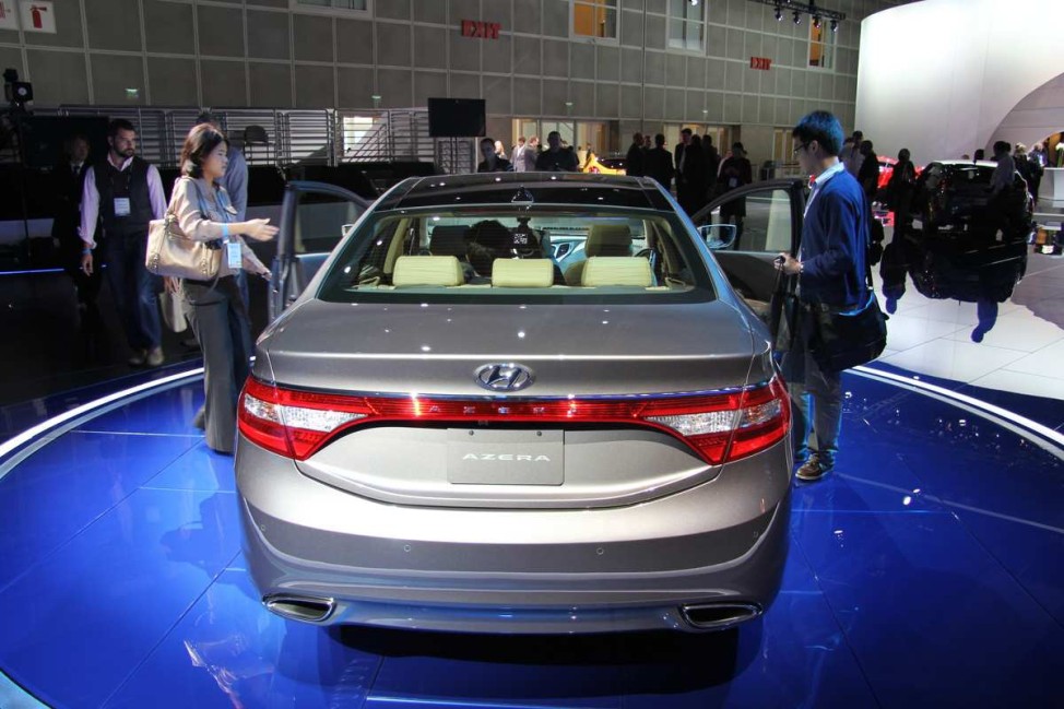Premierenfeuerwerk in Hollywood Los Angeles Auto Show 2011: Hyundai Azera