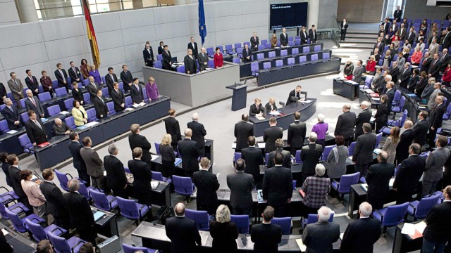 Deputies observe a minute of silence during session about right-wing violence in Berlin