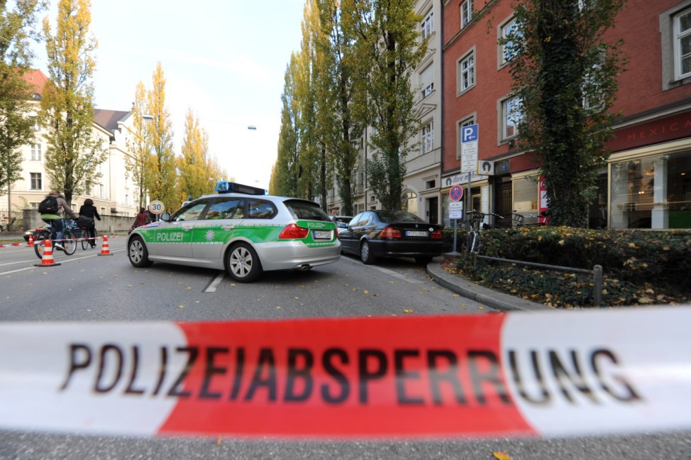 Polizeiaktion gegen Kontoeröffnungs-Betrüger in München, 2011
