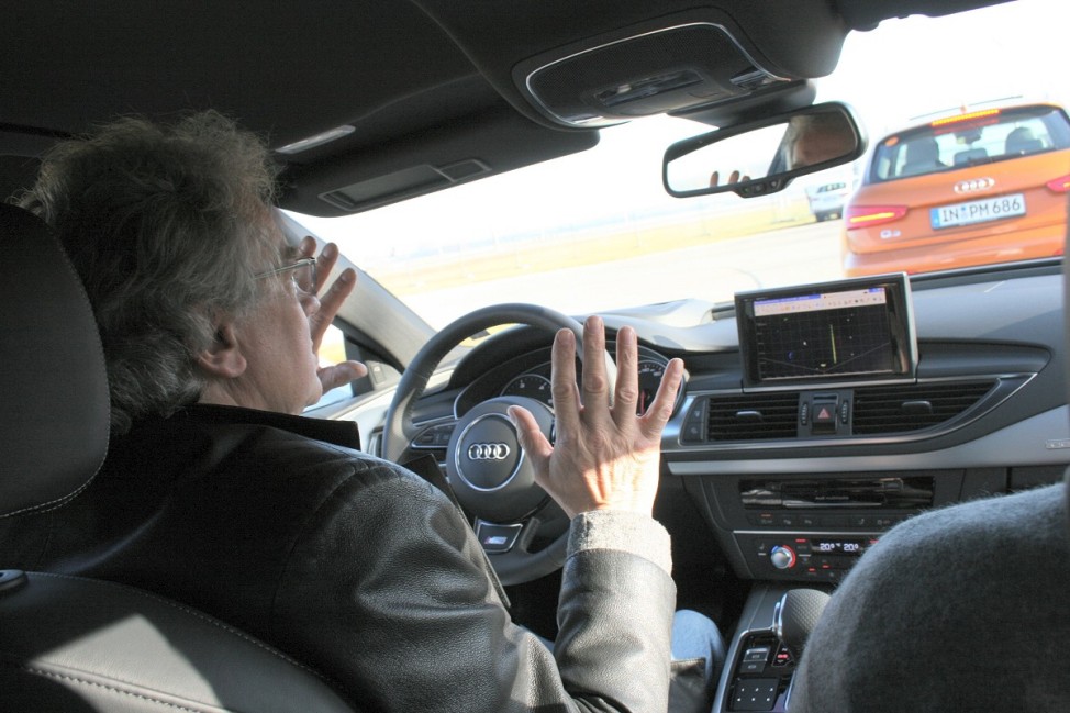 Fahrer denkt, Auto lenkt - und umgekehrt Audi Stauassistent