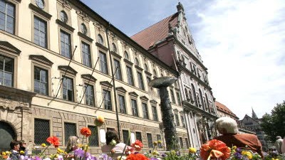 Bauboom in München: Nach dem Auszug des Statistischen Landesamtes sollen im ehemaligen Jesuitenkolleg in der Füßgängerzone exklusive Büros, Geschäfte und Wohnungen entstehen.