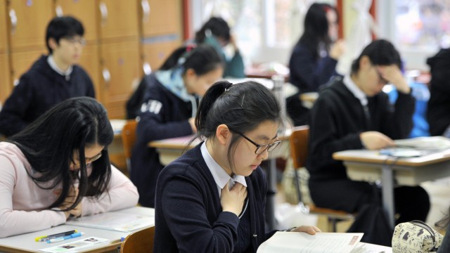 Abitur in Südkorea: Nationaler Prüfungstag in Südkorea. Mit dem Ergebnis bewerben sich die Schüler an den Universitäten.
