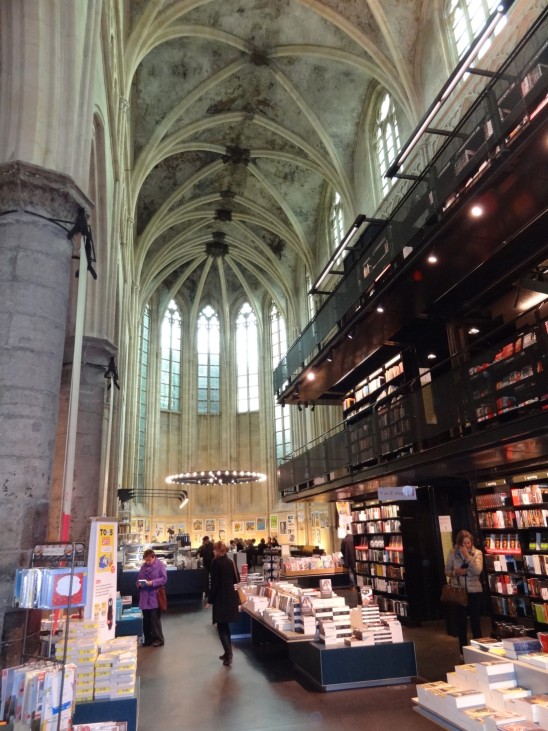 Bar statt Altar - Maastrichts umgewandelte Kirchen