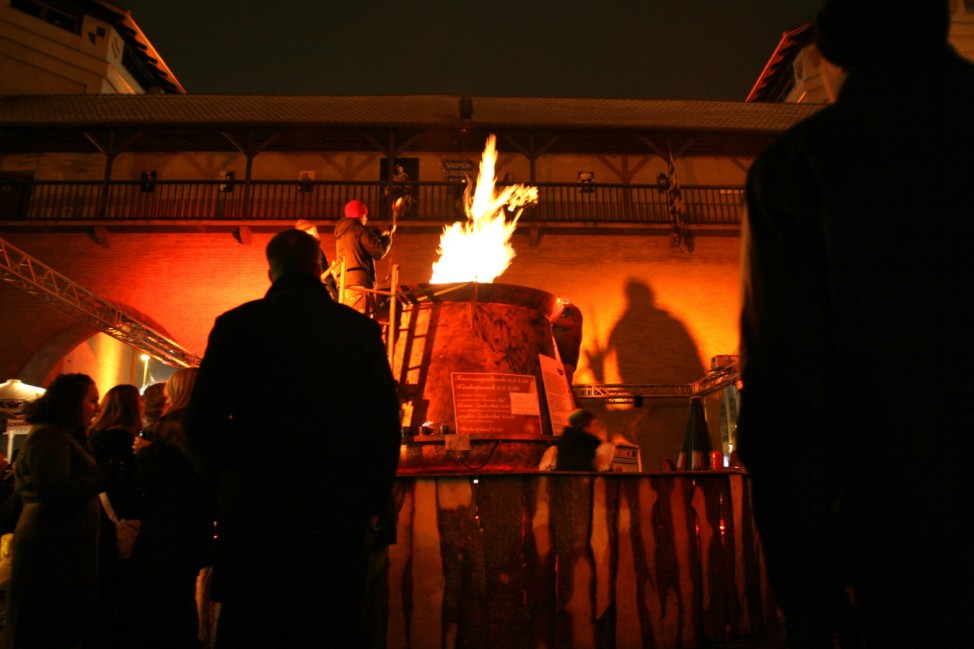 Größte Feuerzangenbowle der Welt in München, 2006