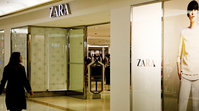 Arbeitsbedingungen in Brasilien: Ein Zulieferer der Modekette Zara hat in Brasilien seine Mitarbeiter ausgebeutet. Zara zahlt jetzt 1,4 Millionen Euro, um den Streit mit dem Arbeitsministerium beizulegen.