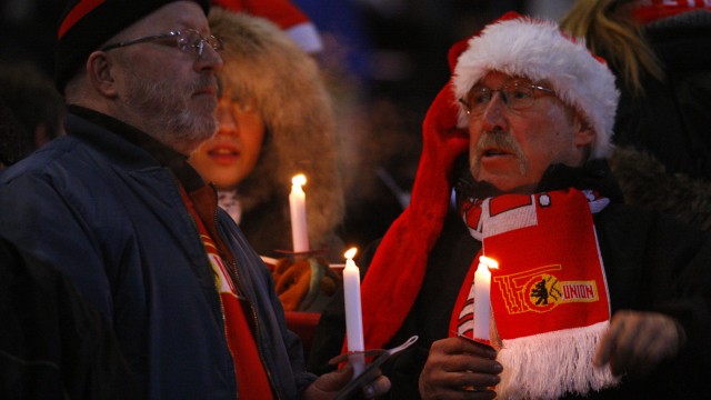 Weihnachtssingen der Fans des 1. FC Union Berlin