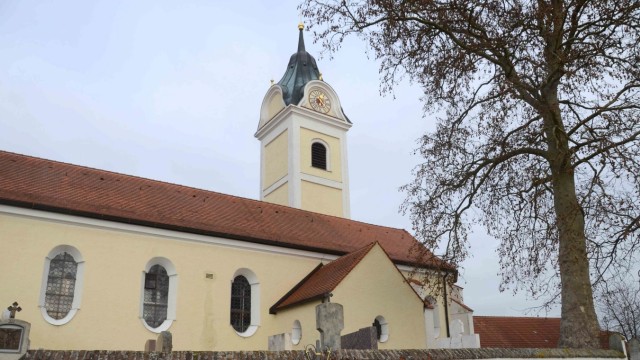 Markt Indersdorf: Der geplante Rückbau der im 19. Jahrhundert erweiterten Empore auf ihren barocken Zustand stößt in der Ainhofener Kirchengemeinde auf Widerstand.