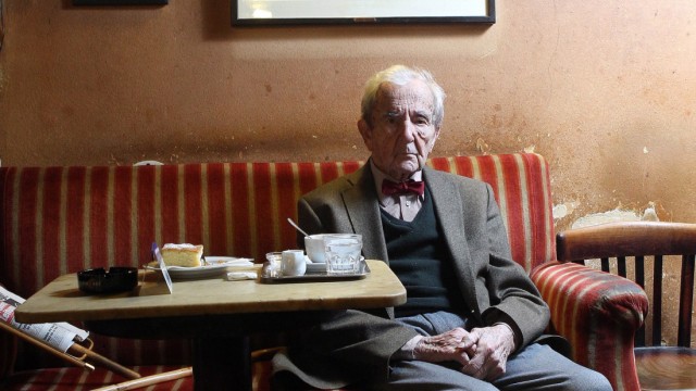 Vienna coffee house legend Hawelka dies at 100