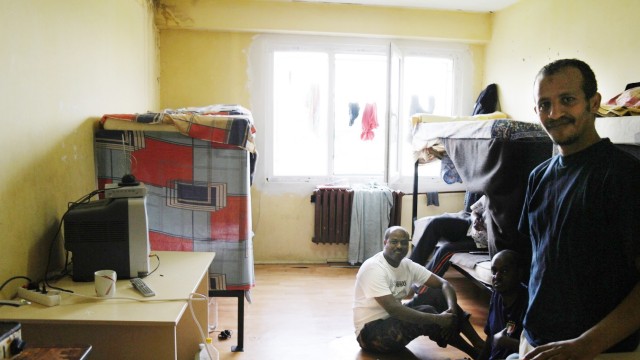Flüchtlinge in Bulgarien: Die miserablen Lebensbedingungen in dem einzigen Auffanglager für Flüchtlinge in Bulgarien empfinden andere Asylsuchende, die nicht in dem Auffanglager untergekommen sind, als traumhaft.
