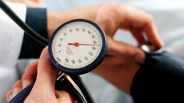 Blutdruck-Messung - für Hypertonie gelten neue Grenzwerte