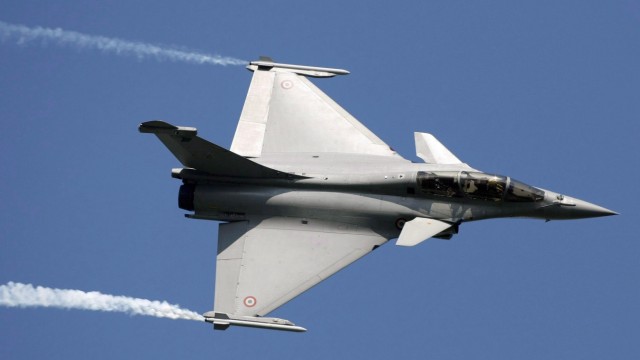 France's Dassault combat jet offer wins India deal