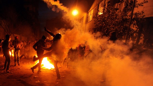 Clashes in Cairo after soccer match riots
