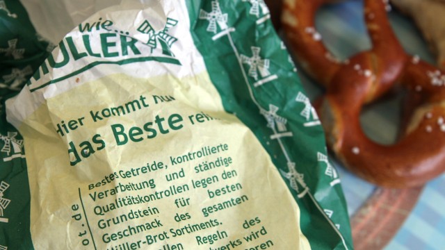 Hygienemängel bei Großbäckerei: Erst wenn die Kontrolleure des Landkreises Freising und des Landesamtes für Gesundheit und Lebensmittelsicherheit (LGL) den Betrieb für sauber befinden, darf bei Müller-Brot wieder produziert werden.