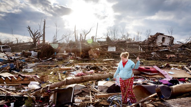 Tornado-Serie in den USA: In Henryville in Indiana hat ein Tornado ein Trümmerfeld hinterlassen.