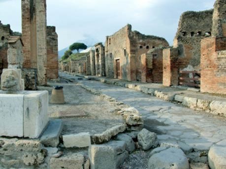 Sehenswürdigkeiten Touristen Fallen, Pompeji, iStock