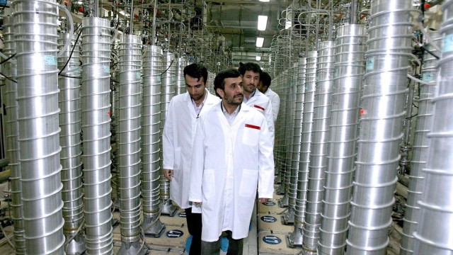Iran is to hold new talks on nuclear programme