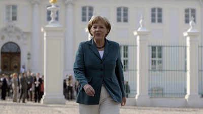 Kabinettsklausur in Meseberg: Bundeskanzlerin Angela Merkel vor dem Schloss in Meseberg: Hier empfing sie 2008 den scheidenden US-Präsidenten George W. Bush.