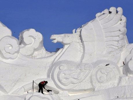 Schneeskulpturen in China;Reuters