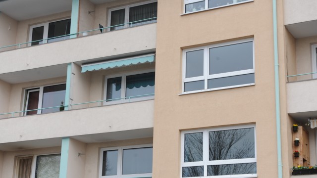 Zwangsversteigerung in München: Unterm Hammer: Die Zwei-Zimmer-Wohnung in der Dewetstraße in Milbertshofen.