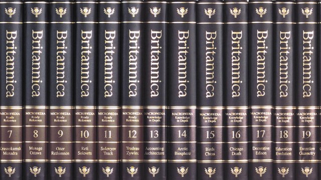 "Encyclopædia Britannica" stellt Print ein: Das auflagenstärkste Jahr hatte die Encyclopædia Britannica 1990. Damals wurden 120.000 Exemplare verkauft.