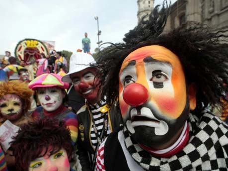 Clown-Pilgern in Mexiko;Reuters