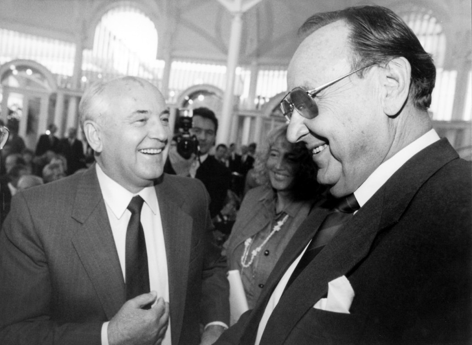 Michail Gorbatschow und Hans-Dietrich Genscher in Bonn 1992
