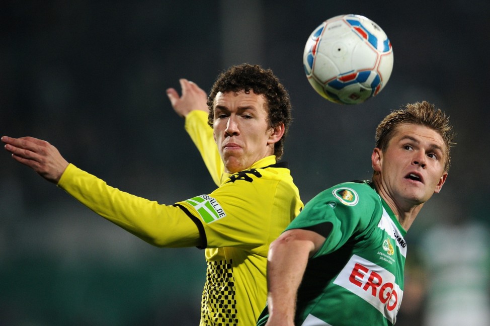 SpVgg Greuther Fuerth v Borussia Dortmund - DFB Cup