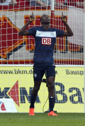 Berlin's Ramos celebrates goal during their German Bundesliga soccer match against Mainz in Mainz