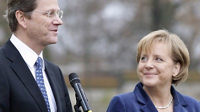 Schwarz-gelbe Bundesregierung: Demonstrative Einigkeit, auch zwischen Guido Westerwelle und Kanzlerin Angela Merkel.