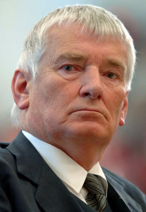 Bundestagspräsident will von Otto Schily Auskunft zu Nebentätigkeit