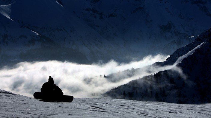 Snowboarder im Skigebiet am Fellhorn bei Oberstdorf.