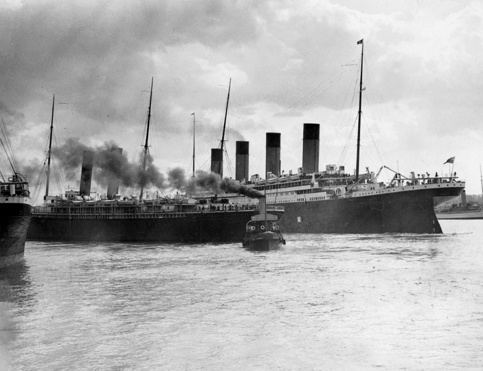 Titanic läuft zur Jungfernfahrt aus, 100 Jahre Untergang des größten Passagierschiffs der Welt