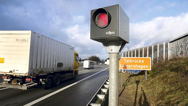 Verkehrsüberwachung: An der A2 bei Bielefeld steht das erfolgreichste Blitzgerät Deutschlands - es dokumentiert 5000 Geschwindigkeitsübertretungen pro Woche.